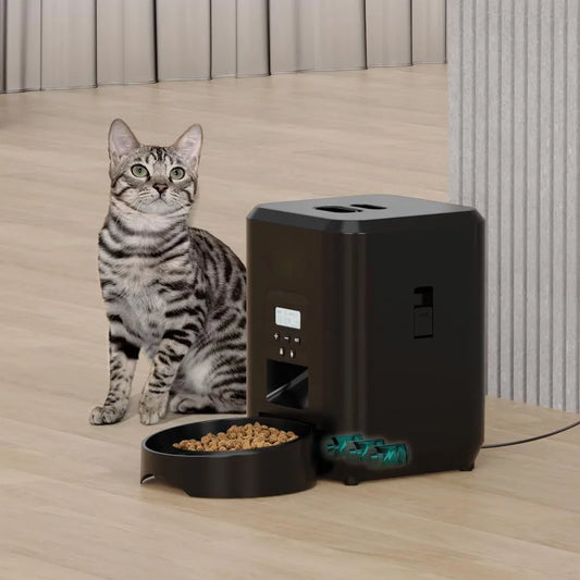 Smart Pet Feeder With Timed Quantitative